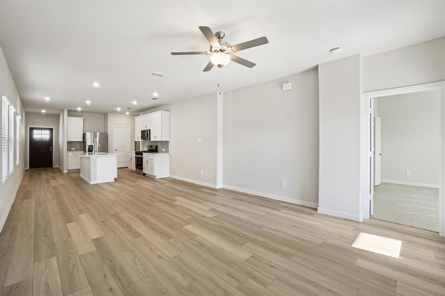 Spacious, unfurnished interior of a new home in Trails of Lavon - Spring Series, Lavon (Image 24).