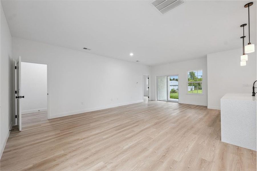 Spacious, unfurnished interior of a new home in , Ocala (Image 38).