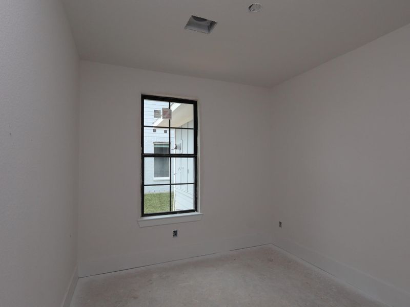 Image 17 of a home in The Oaks on 6th Street.