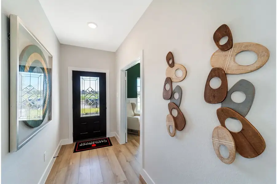 Furnished interior view inside a new home in McCain's Station, Gallatin (Image 27).