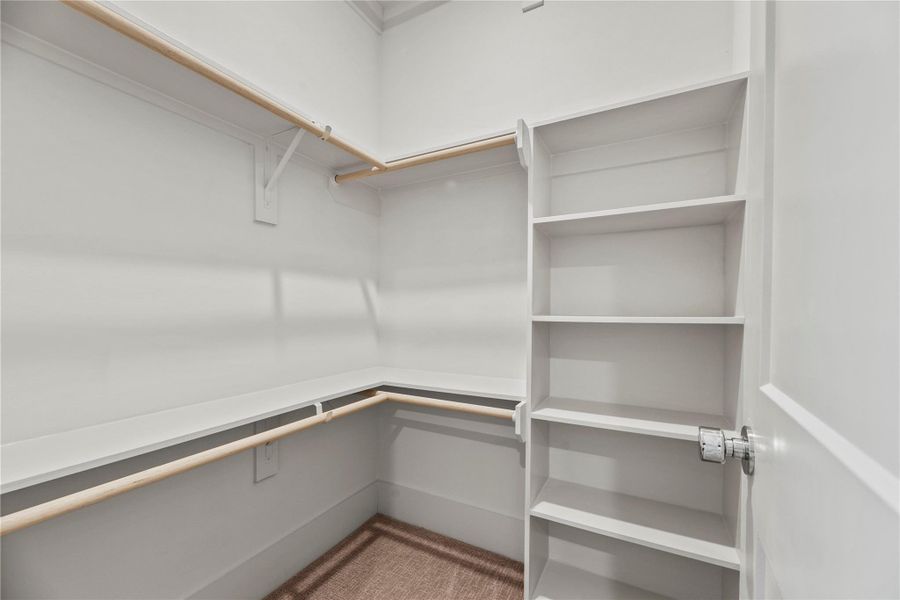 Image 22 of a home in Wheatley Court.