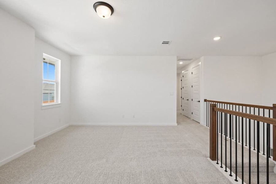 Spacious, unfurnished interior of a new home in Lariat, Liberty Hill (Image 46).