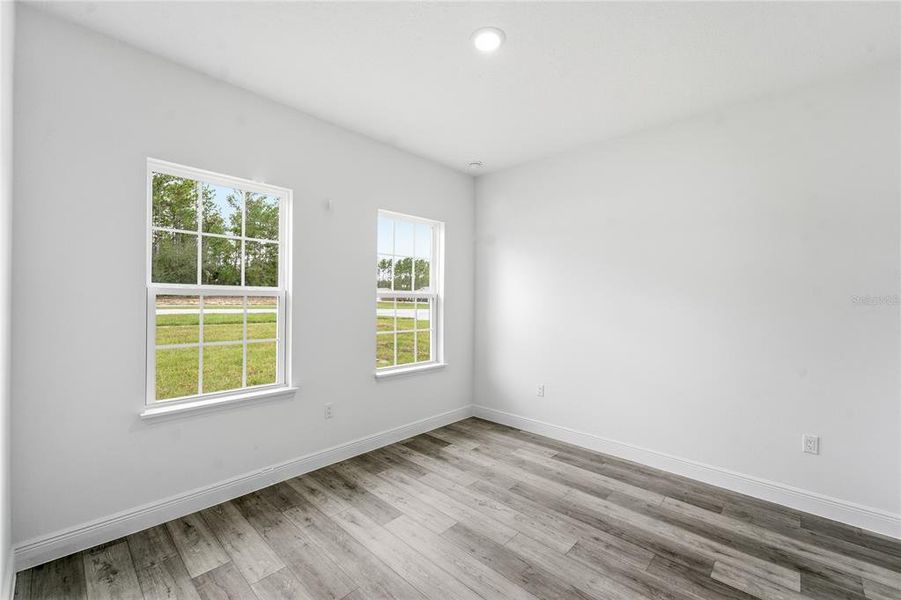 Spacious, unfurnished interior of a new home in , Ocala (Image 13).