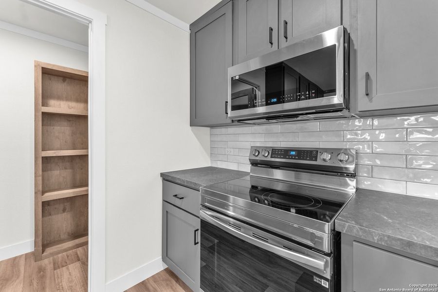 Furnished interior view inside a new home in , La Vernia (Image 9).