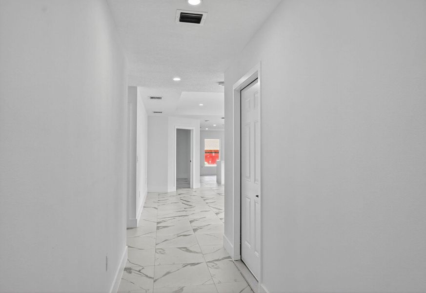 Spacious, unfurnished interior of a new home in , West Palm Beach (Image 11).