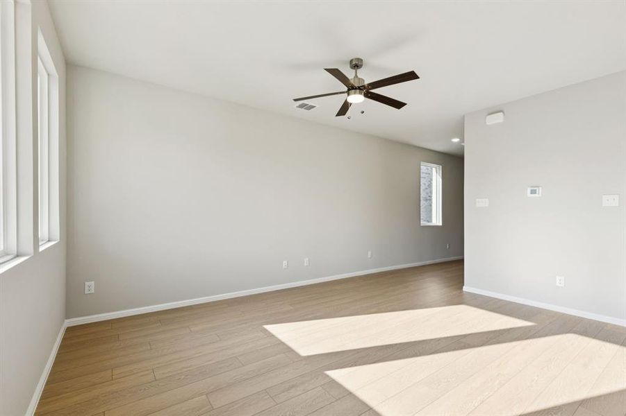 Spacious, unfurnished interior of a new home in AnaCapri, Anna (Image 15).