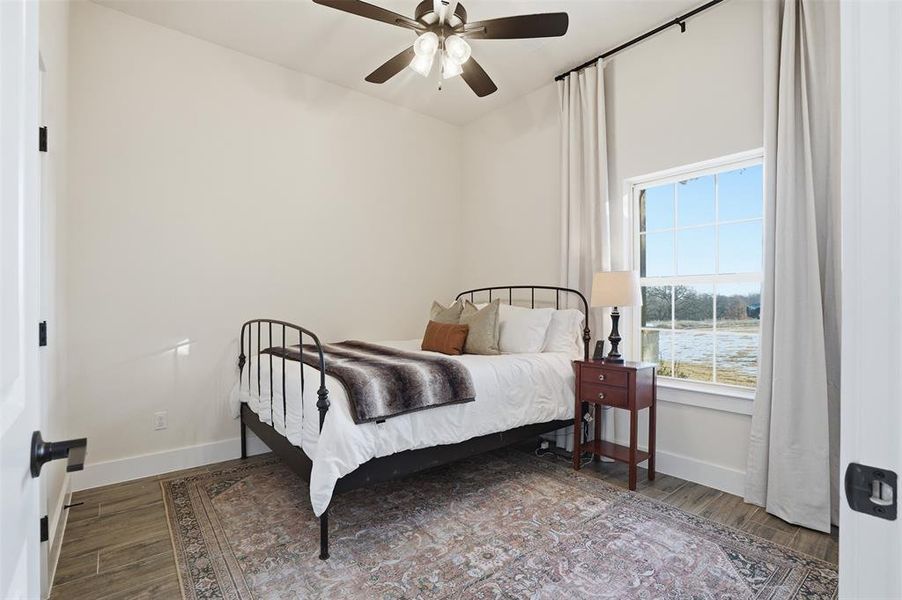 Guest Bedroom 10x10, great closet space