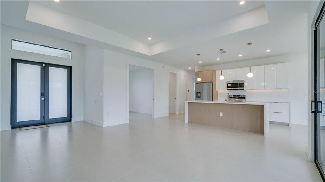 Spacious, unfurnished interior of a new home in , Lehigh Acres (Image 25).
