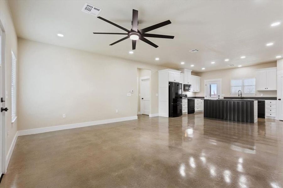 Spacious, unfurnished interior of a new home in , Leroy (Image 28).