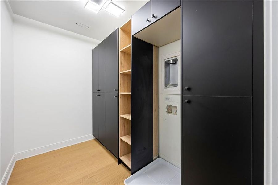 Furnished interior view inside a new home in , Alpharetta (Image 9).