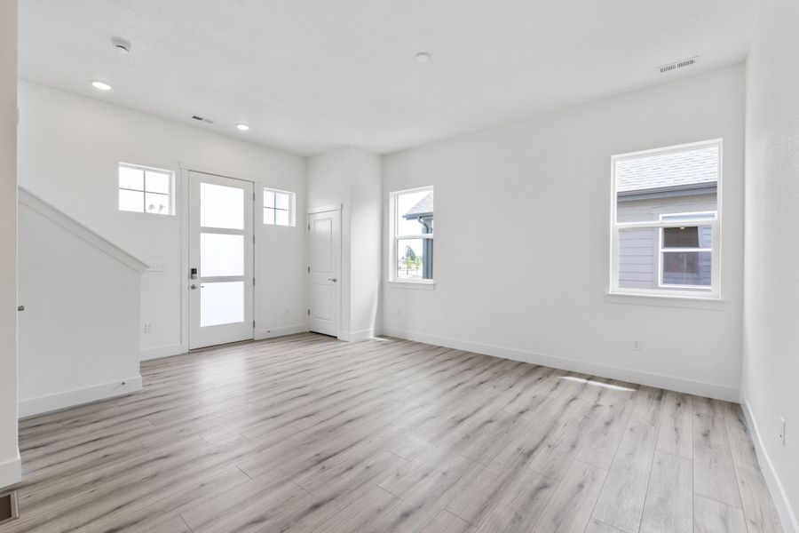 Spacious, unfurnished interior of a new home in Trailside on Harmony, Timnath (Image 21).