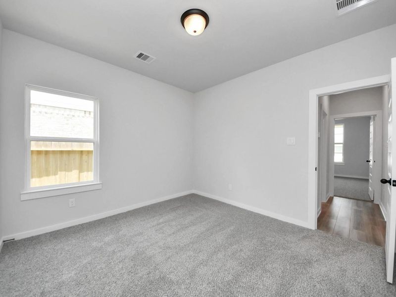 Spacious, unfurnished interior of a new home in River Ranch Meadows, Dayton (Image 20).
