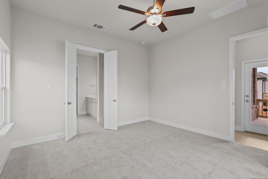 Spacious, unfurnished interior of a new home in Veramendi, New Braunfels (Image 23).