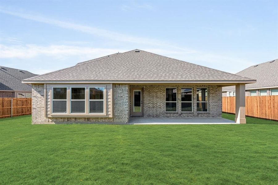 Exterior details and patio area of a home in Sable Creek, Sanger (Image 21).