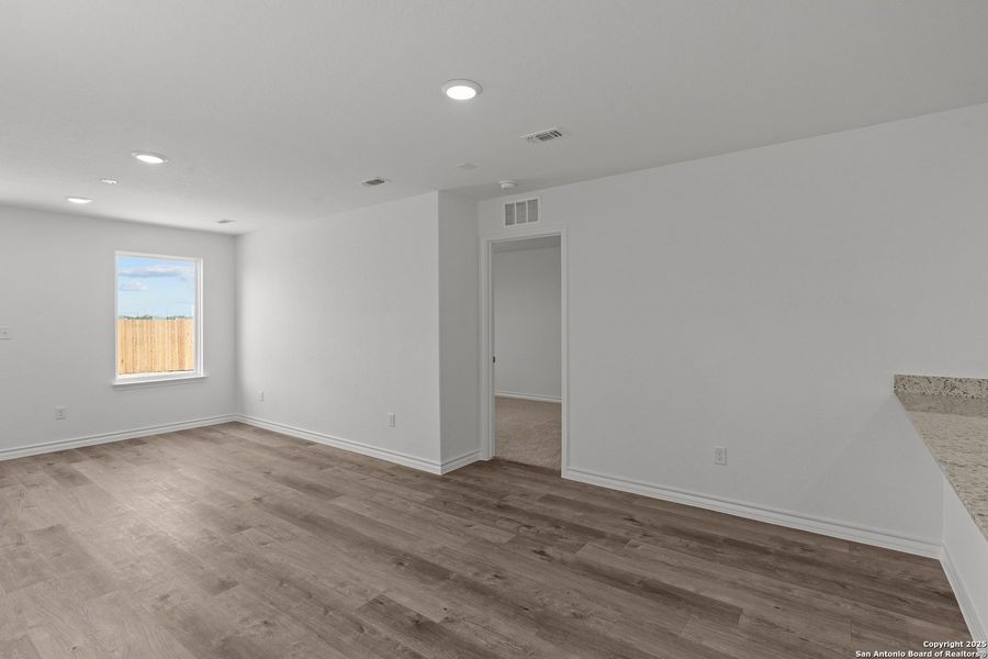 Spacious, unfurnished interior of a new home in Vista Real, Converse (Image 23).