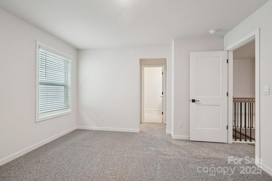 Spacious, unfurnished interior of a new home in Oak Grove Hill, Huntersville (Image 32).