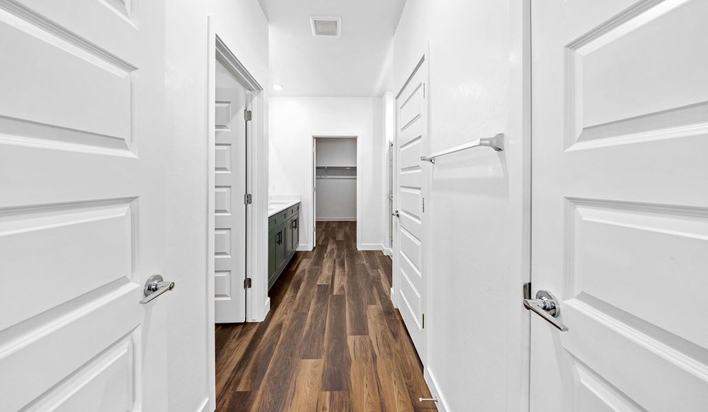 Spacious, unfurnished interior of a new home in Solterra, Green Valley (Image 37).