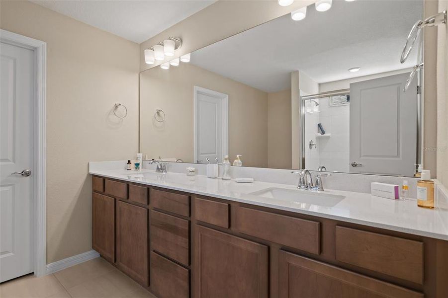 Furnished interior view inside a new home in , Winter Garden (Image 7).