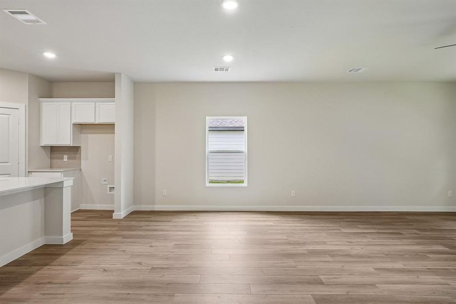 Spacious, unfurnished interior of a new home in Pennsylvania Avenue, Springtown (Image 30).