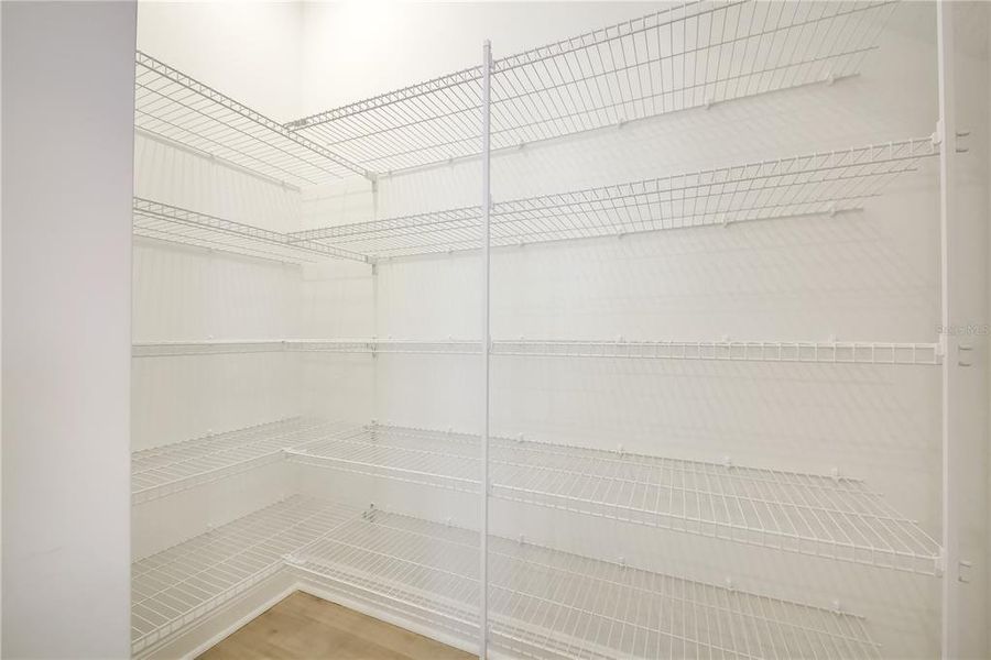 Spacious, unfurnished interior of a new home in Bungalow Walk at Lakewood Ranch, Sarasota (Image 36).