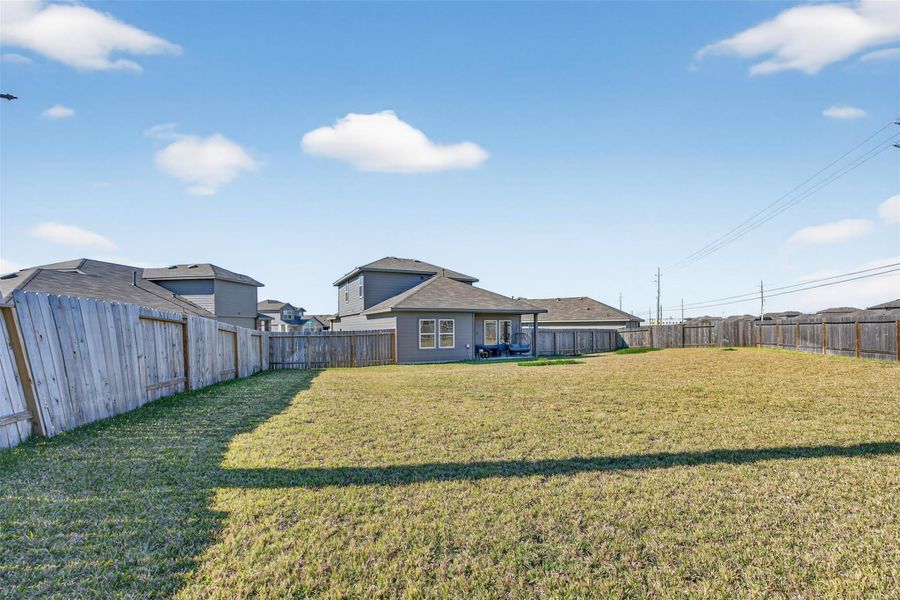 Exterior details and patio area of a home in , Houston (Image 26).