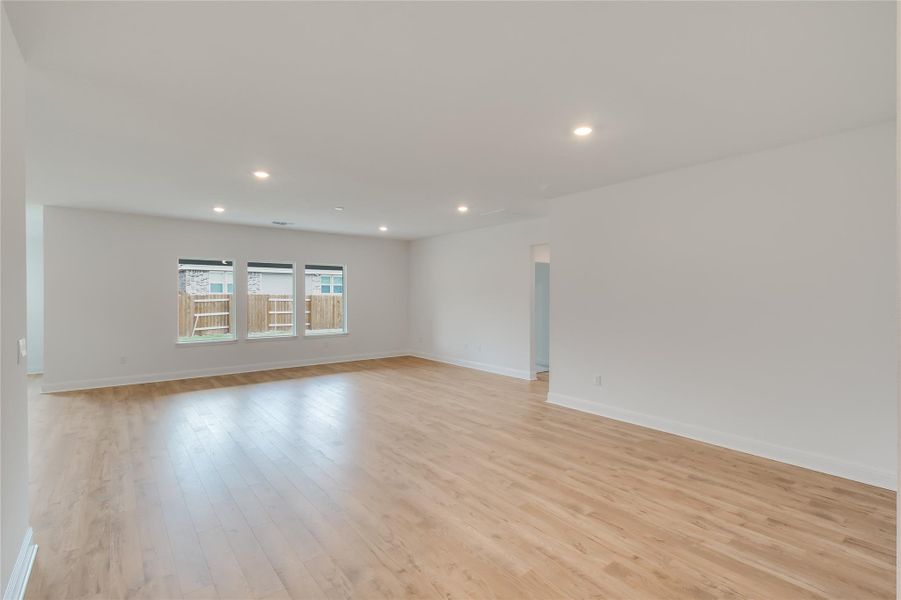 Spacious, unfurnished interior of a new home in Riverview, Georgetown (Image 12).
