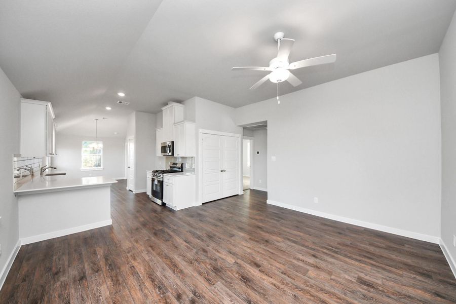 Spacious, unfurnished interior of a new home in , Cleveland (Image 15).