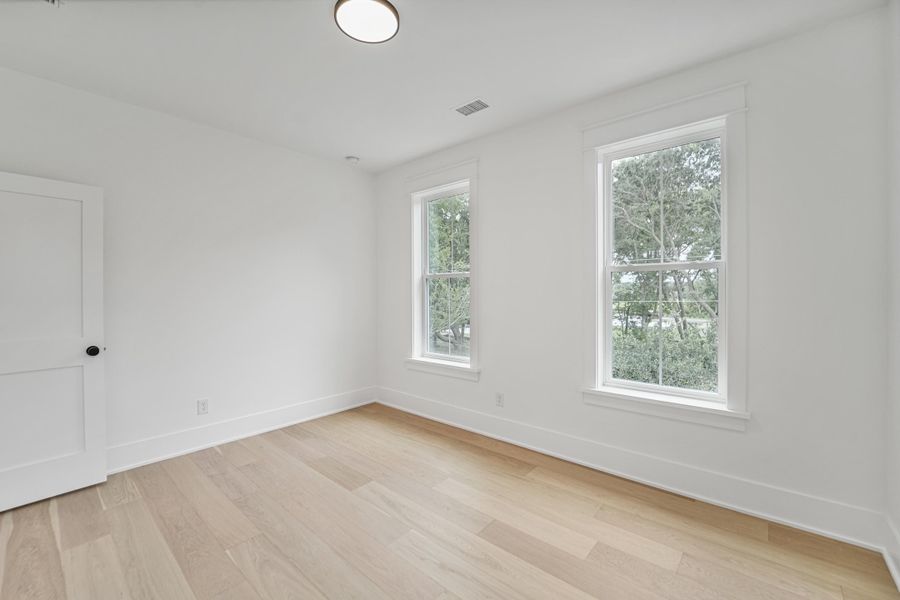 Spacious, unfurnished interior of a new home in , Charleston (Image 18).