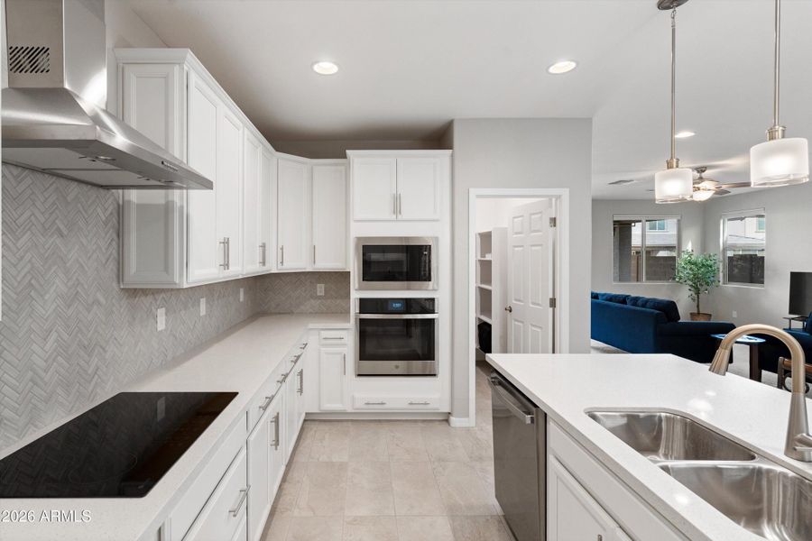 13-Kitchen 13-Kitchen