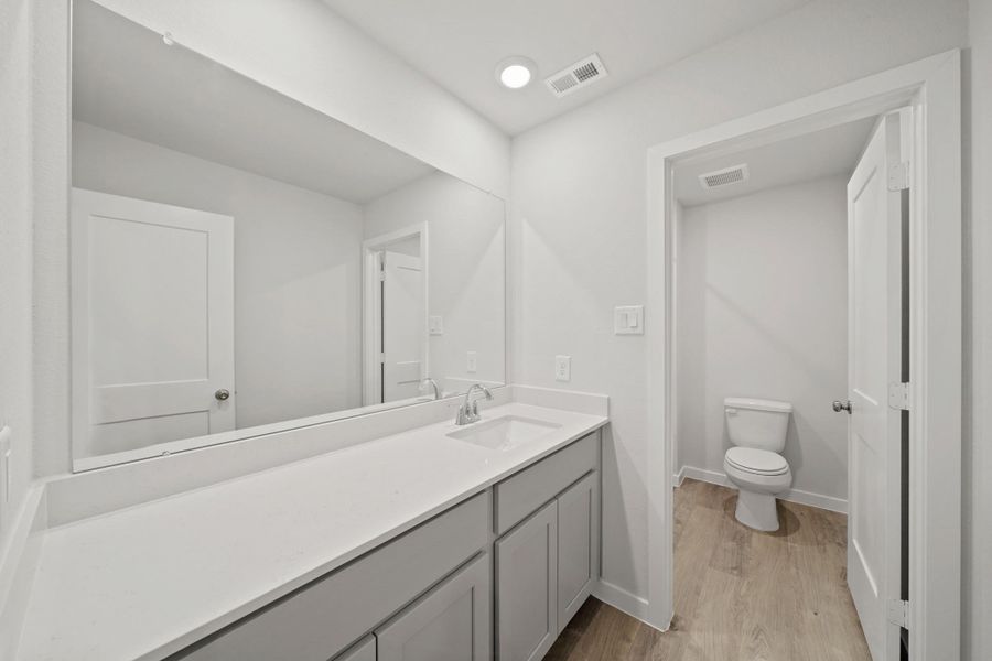 Furnished interior view inside a new home in Magnolia Springs, Montgomery (Image 12).