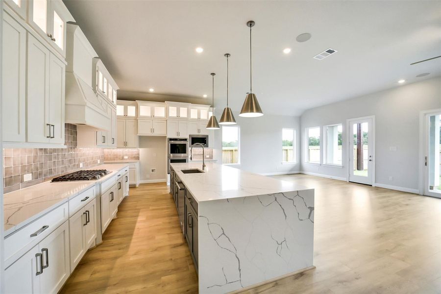 Furnished interior view inside a new home in Sienna 65', Missouri City (Image 6).