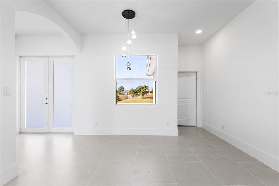 Spacious, unfurnished interior of a new home in , Lehigh Acres (Image 24).