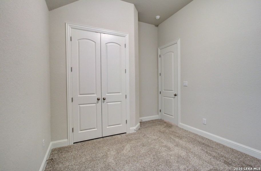 Spacious, unfurnished interior of a new home in Veramendi, New Braunfels (Image 20).