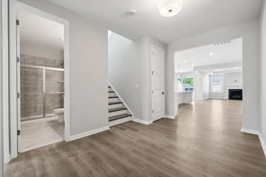 Spacious, unfurnished interior of a new home in The Coves on Lake Wylie, Charlotte (Image 11). Spacious, unfurnished interior of a new home in The Coves on Lake Wylie, Charlotte (Image 11).