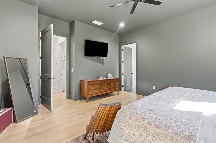 Furnished interior view inside a new home in , Cartersville (Image 18).