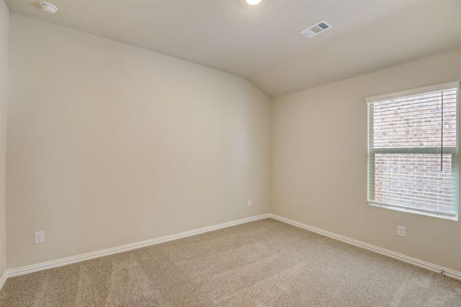 Spacious, unfurnished interior of a new home in Stratton Place, Greenville (Image 19).