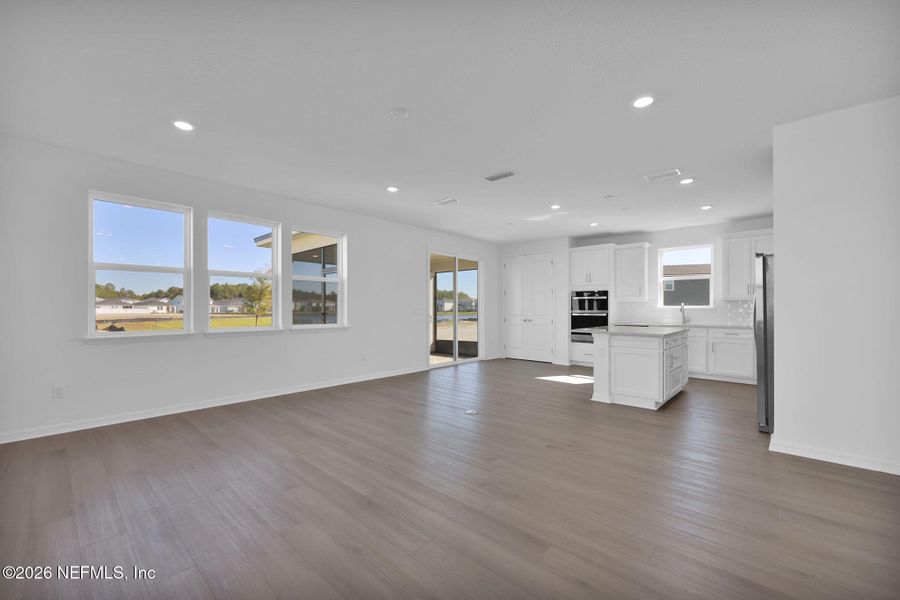 Spacious, unfurnished interior of a new home in The Preserve at Bannon Lakes, St. Augustine (Image 14).