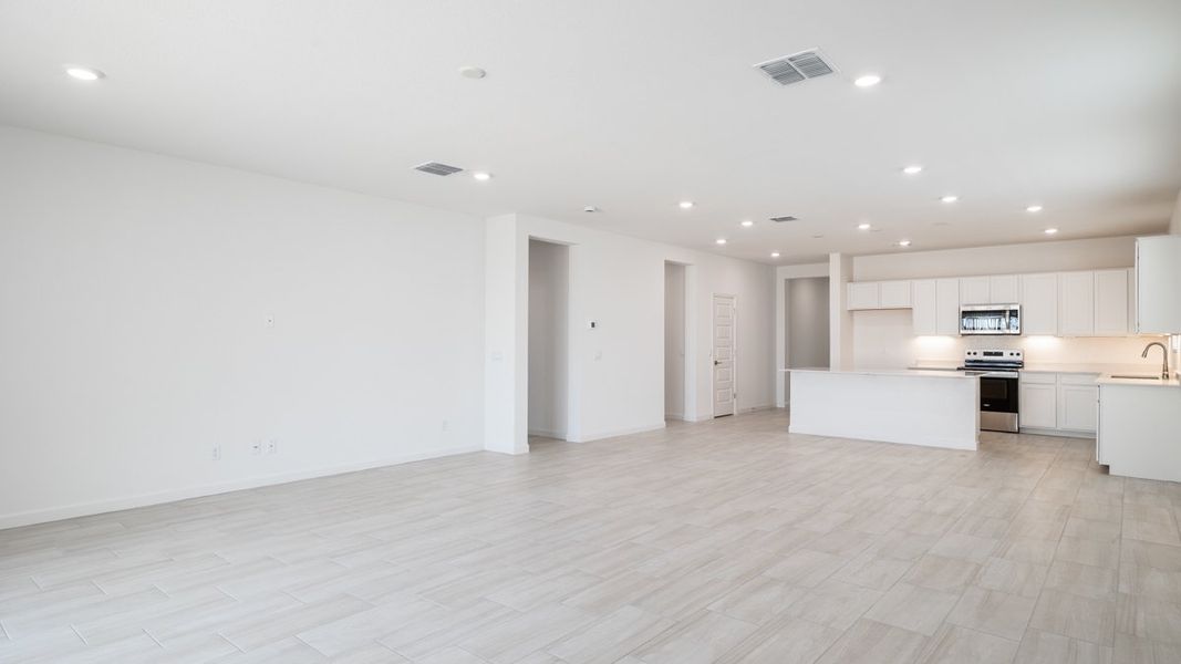 Spacious, unfurnished interior of a new home in Zanjero Pass, Waddell (Image 16).