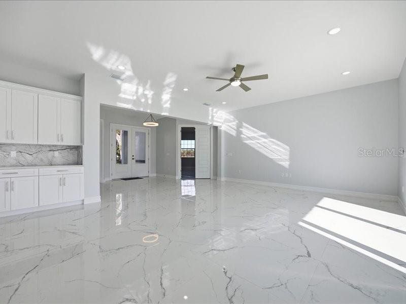 Spacious, unfurnished interior of a new home in , Plant City (Image 29). Spacious, unfurnished interior of a new home in , Plant City (Image 29).