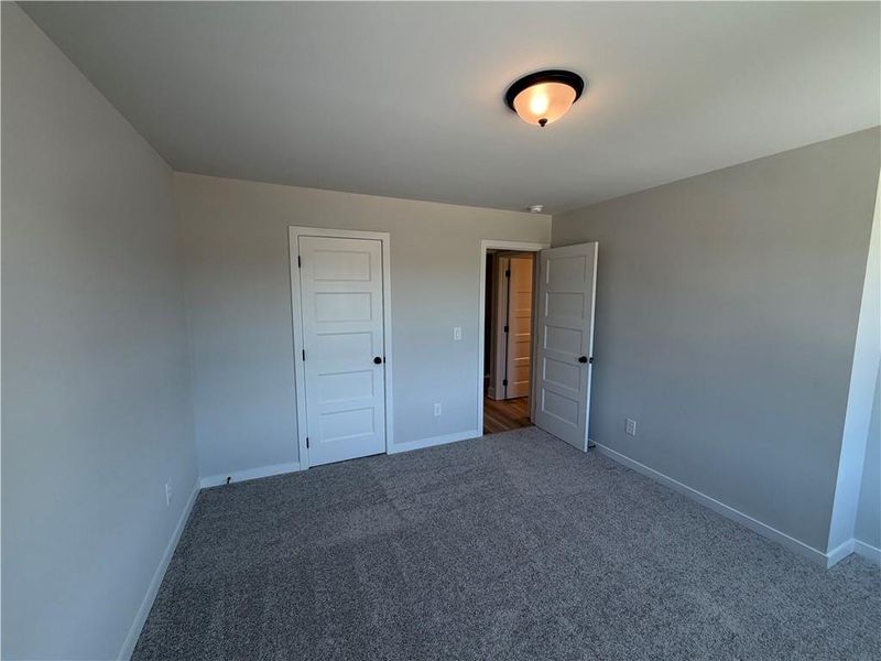 Spacious, unfurnished interior of a new home in Mallard’s Landing, Jefferson (Image 37).