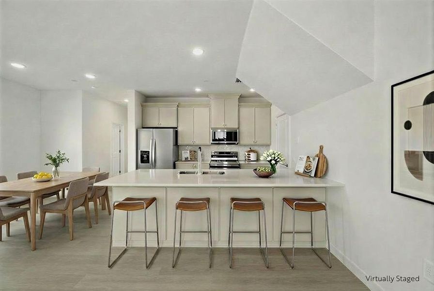 4619 Hawks Trail kitchen vs Onyx