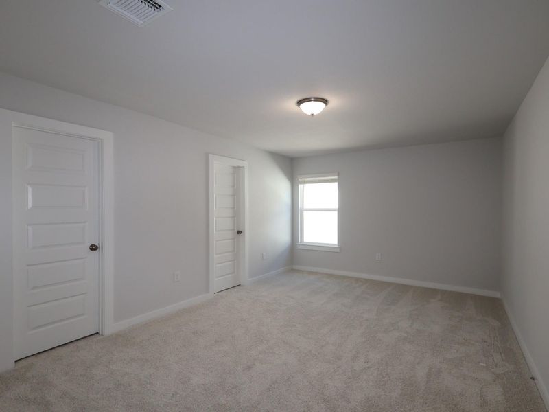 Spacious, unfurnished interior of a new home in Barksdale, Leander (Image 27).