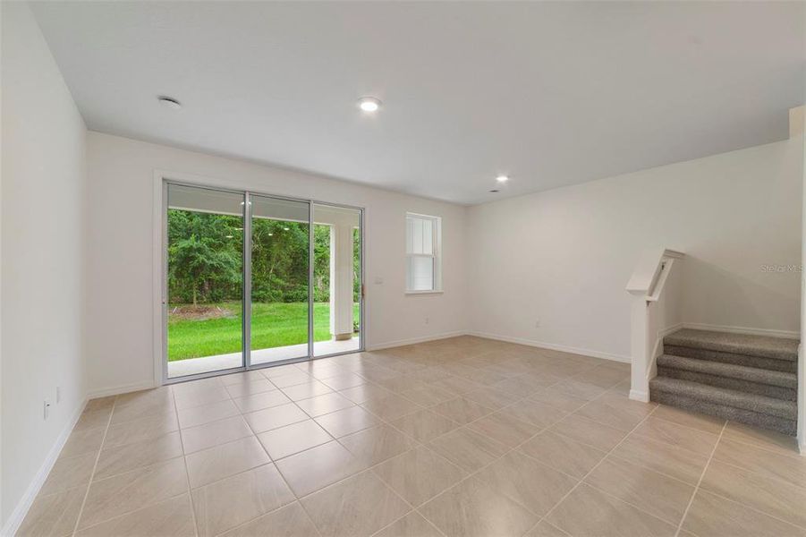 Spacious, unfurnished interior of a new home in Towns at Greenleaf, Oviedo (Image 13).