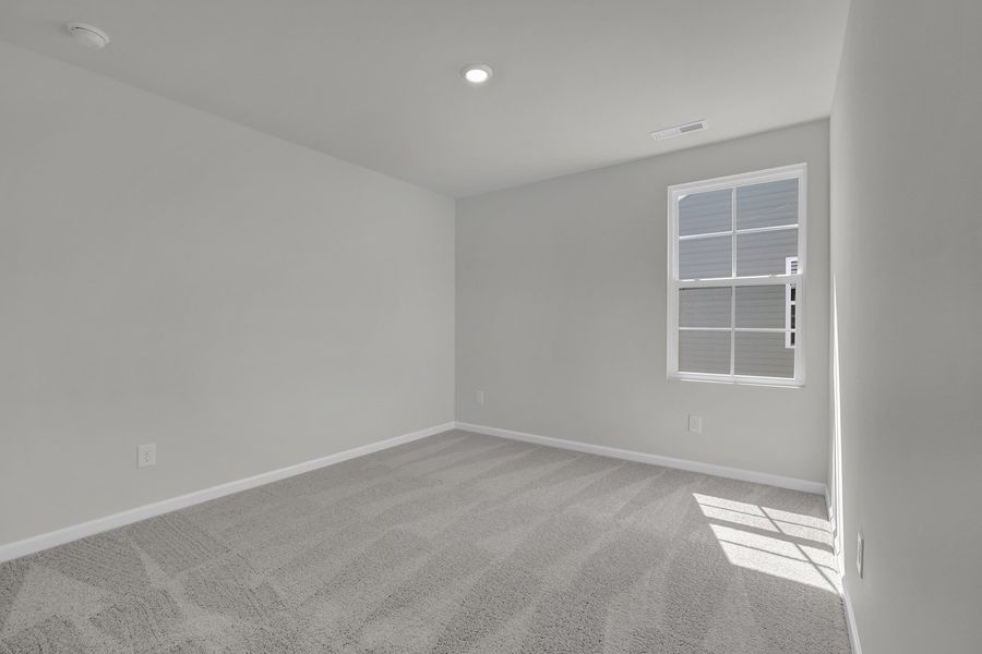 Spacious, unfurnished interior of a new home in River Tide Farms, Bolivia (Image 38).