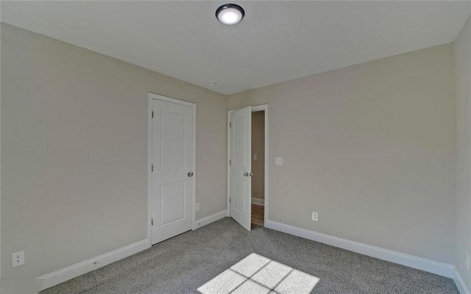Spacious, unfurnished interior of a new home in , Gainesville (Image 27).
