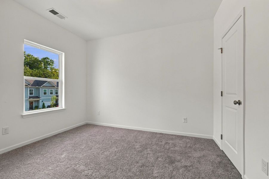 Spacious, unfurnished interior of a new home in Ironhorse, Dickson (Image 27).
