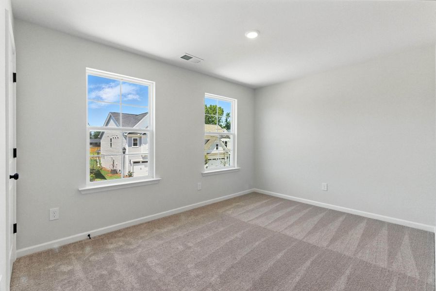 Spacious, unfurnished interior of a new home in , Summerville (Image 44).
