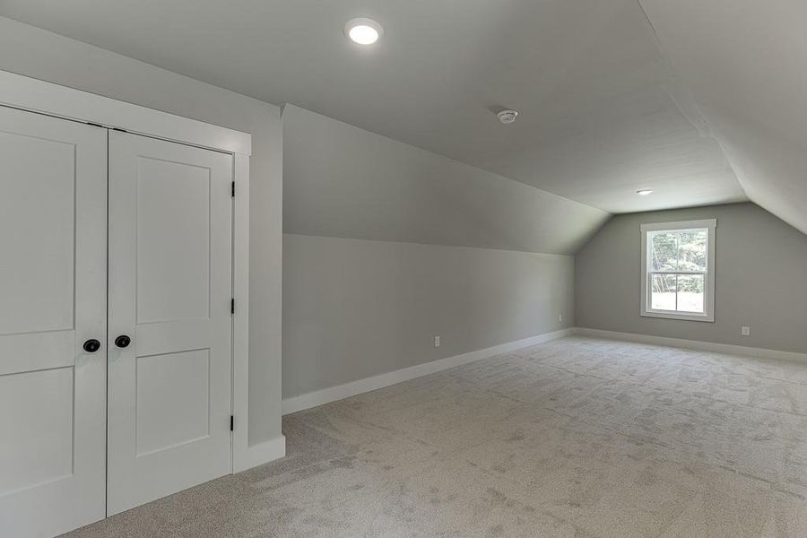 Spacious, unfurnished interior of a new home in , Jefferson (Image 18).