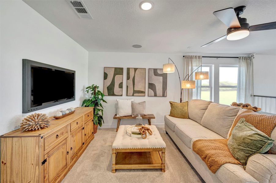 Versatile loft (*Photo not of actual home and used for illustration purposes only.)