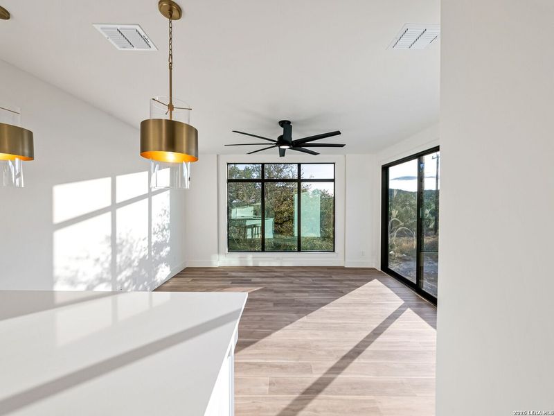 Spacious, unfurnished interior of a new home in , San Antonio (Image 24).